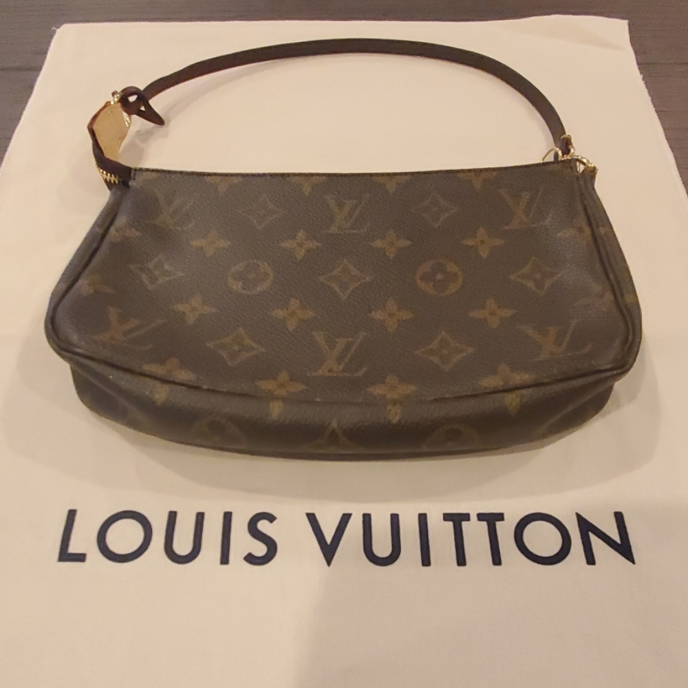 Louis Vuitton Vintage Pochette